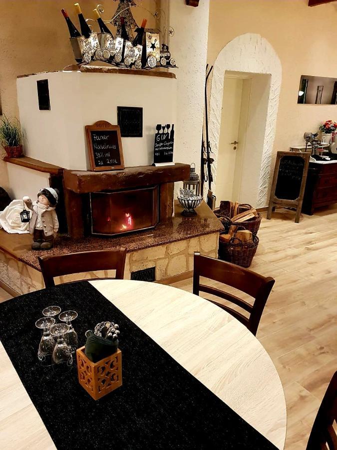 Ferienzimmer Weingut Mack โอสตริช-วินเคิล ภายนอก รูปภาพ