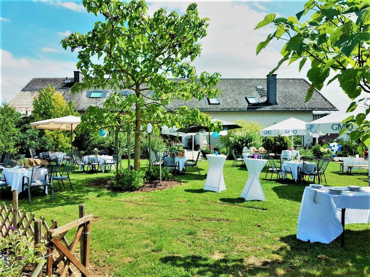 Ferienzimmer Weingut Mack โอสตริช-วินเคิล ภายนอก รูปภาพ